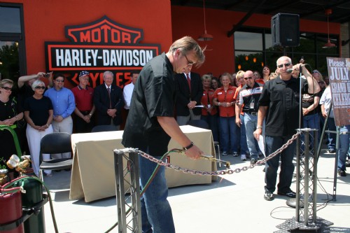 Harley Davidson chain cutting